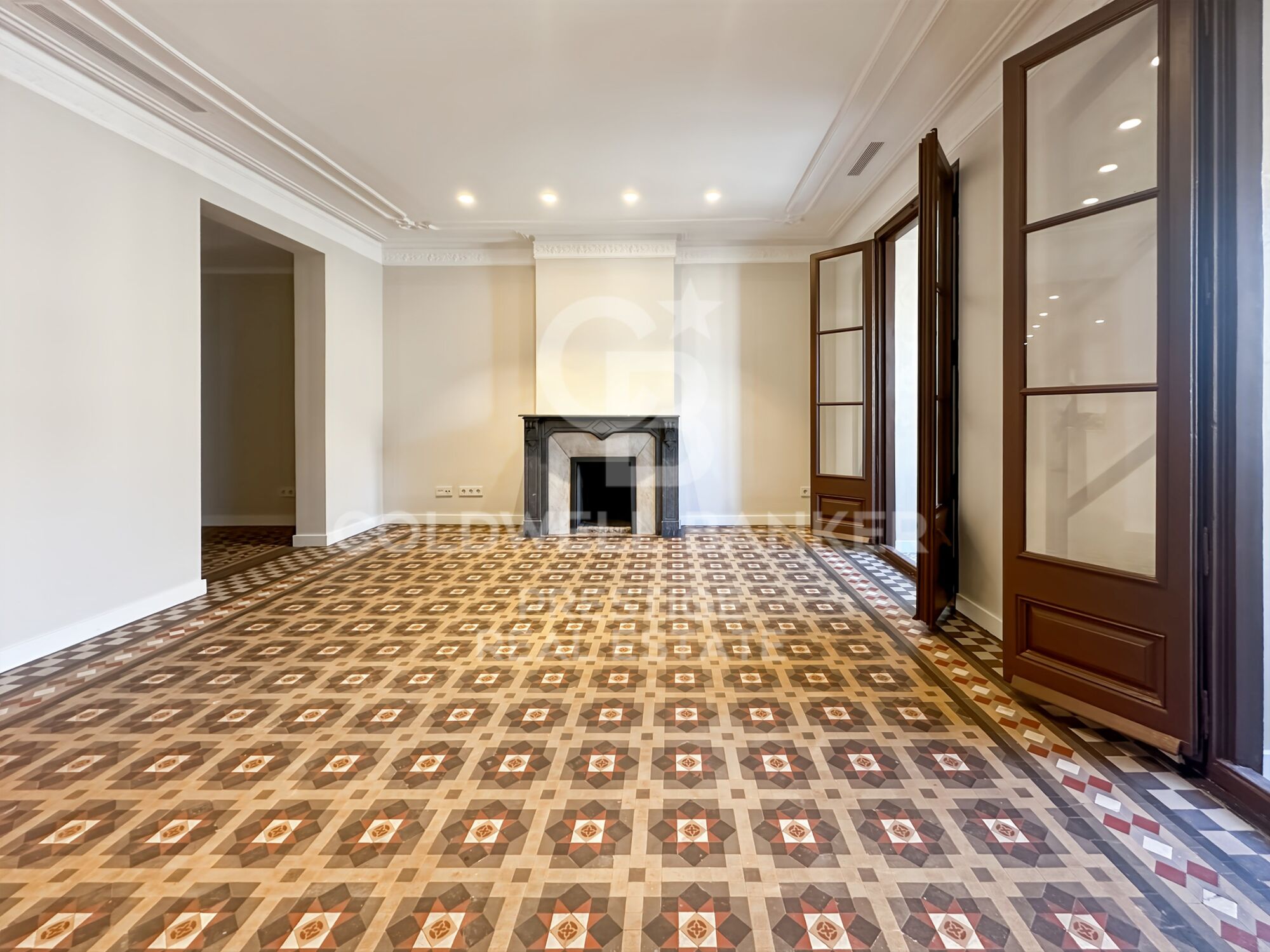 Piso alto de 160m recién reformado en Eixample, Barcelona