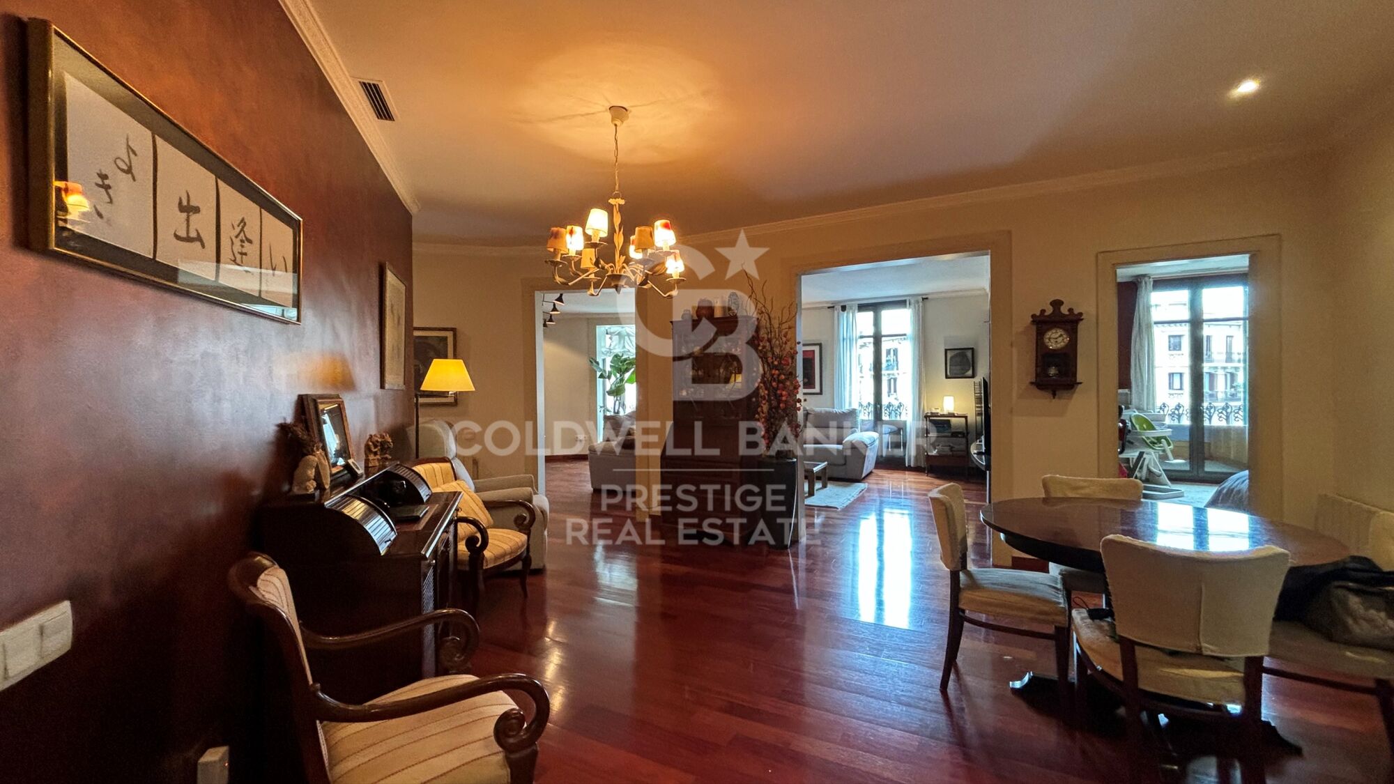 Appartement Impressionnant dans un Immeuble Moderniste à l'Eixample