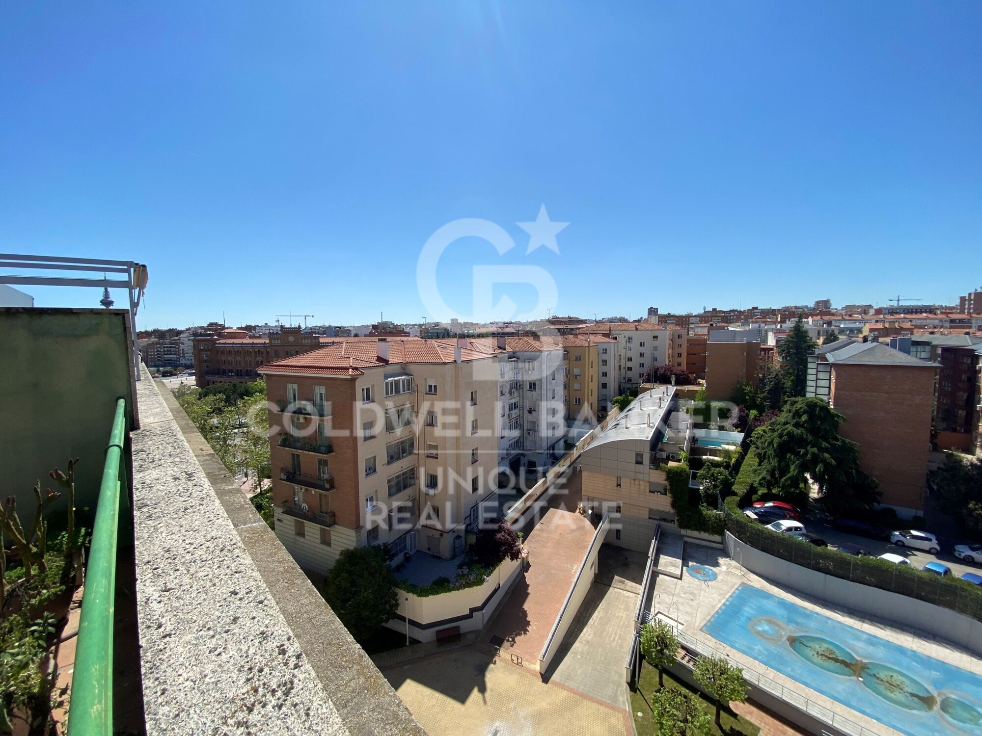 Penthouse with panoramic terrace in Salamanca