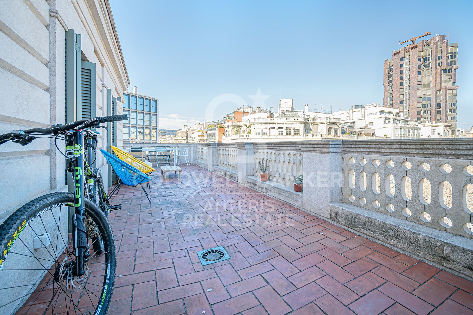 Amazing penthouse in Plaza Urquinaona of Barcelona