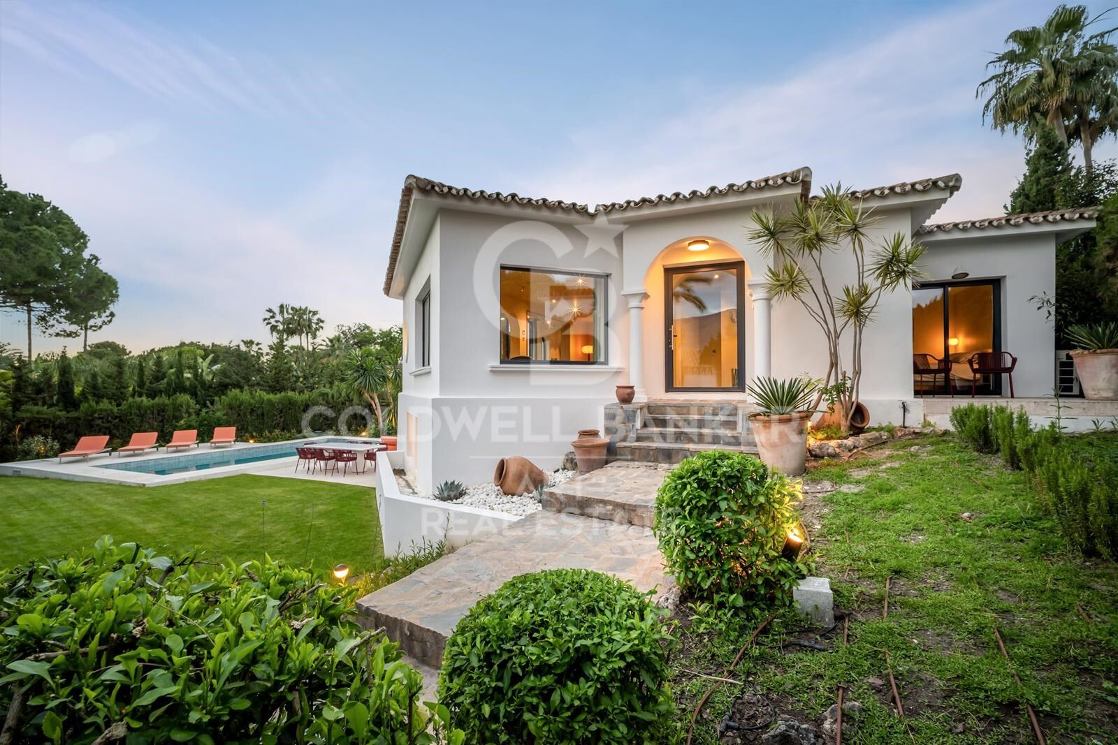Elegante villa mediterránea en el corazón de Nueva Andalucía