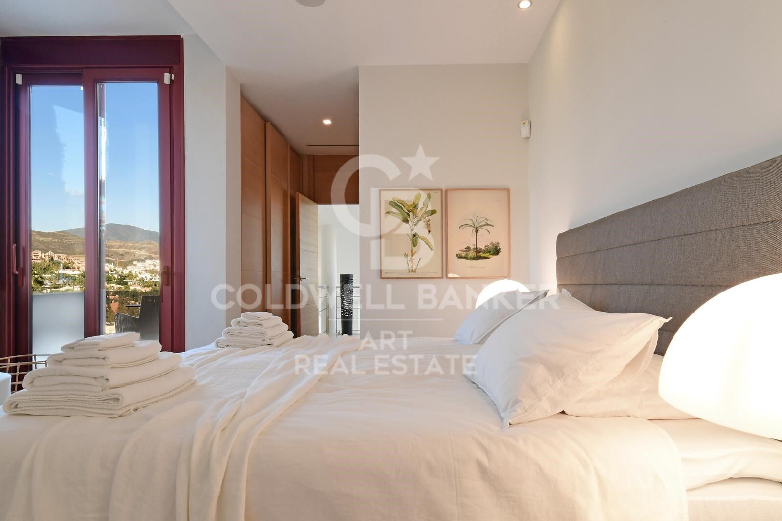 Luxury Villa with Cutting-Edge Design and Panoramic Views in Nueva Andalucía, Marbella