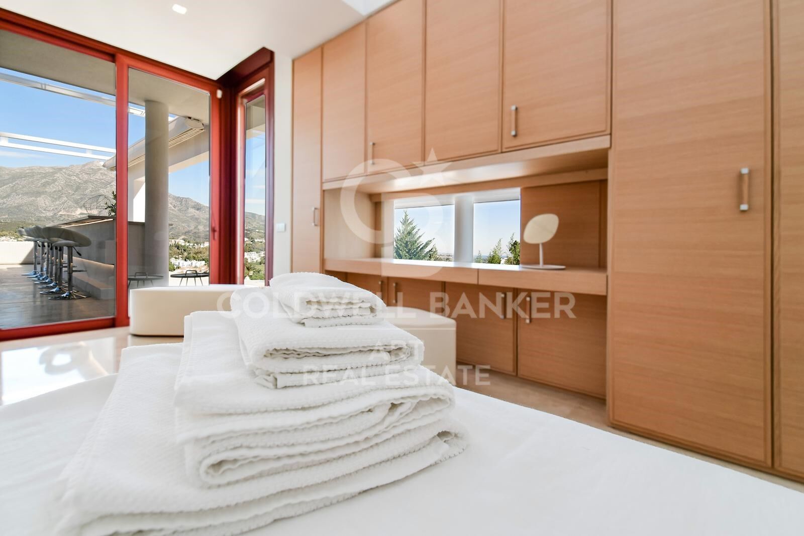 Luxury Villa with Cutting-Edge Design and Panoramic Views in Nueva Andalucía, Marbella