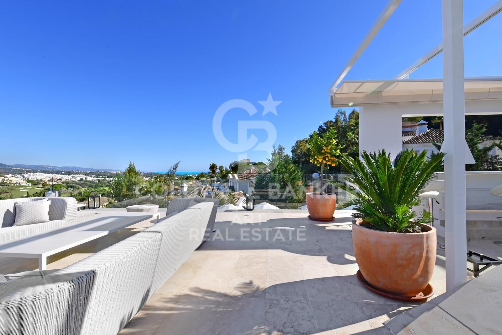 Luxury Villa with Cutting-Edge Design and Panoramic Views in Nueva Andalucía, Marbella