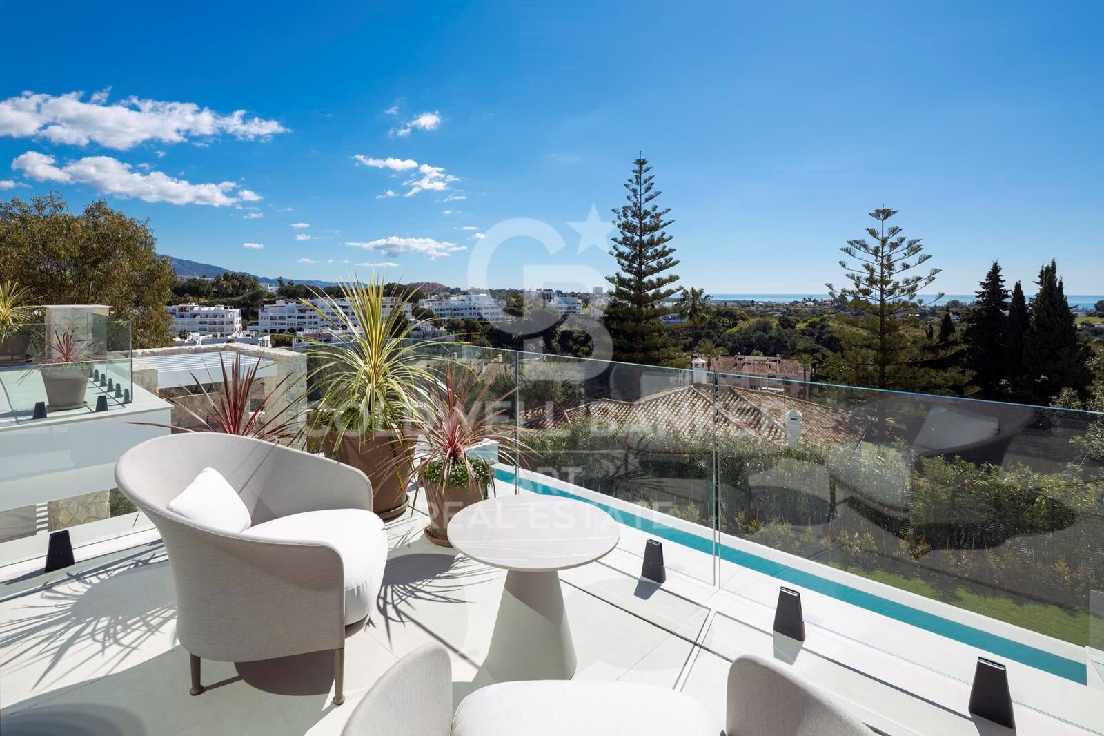 Obra maestra moderna a estrenar con vistas panorámicas en La Quinta, Benahavís