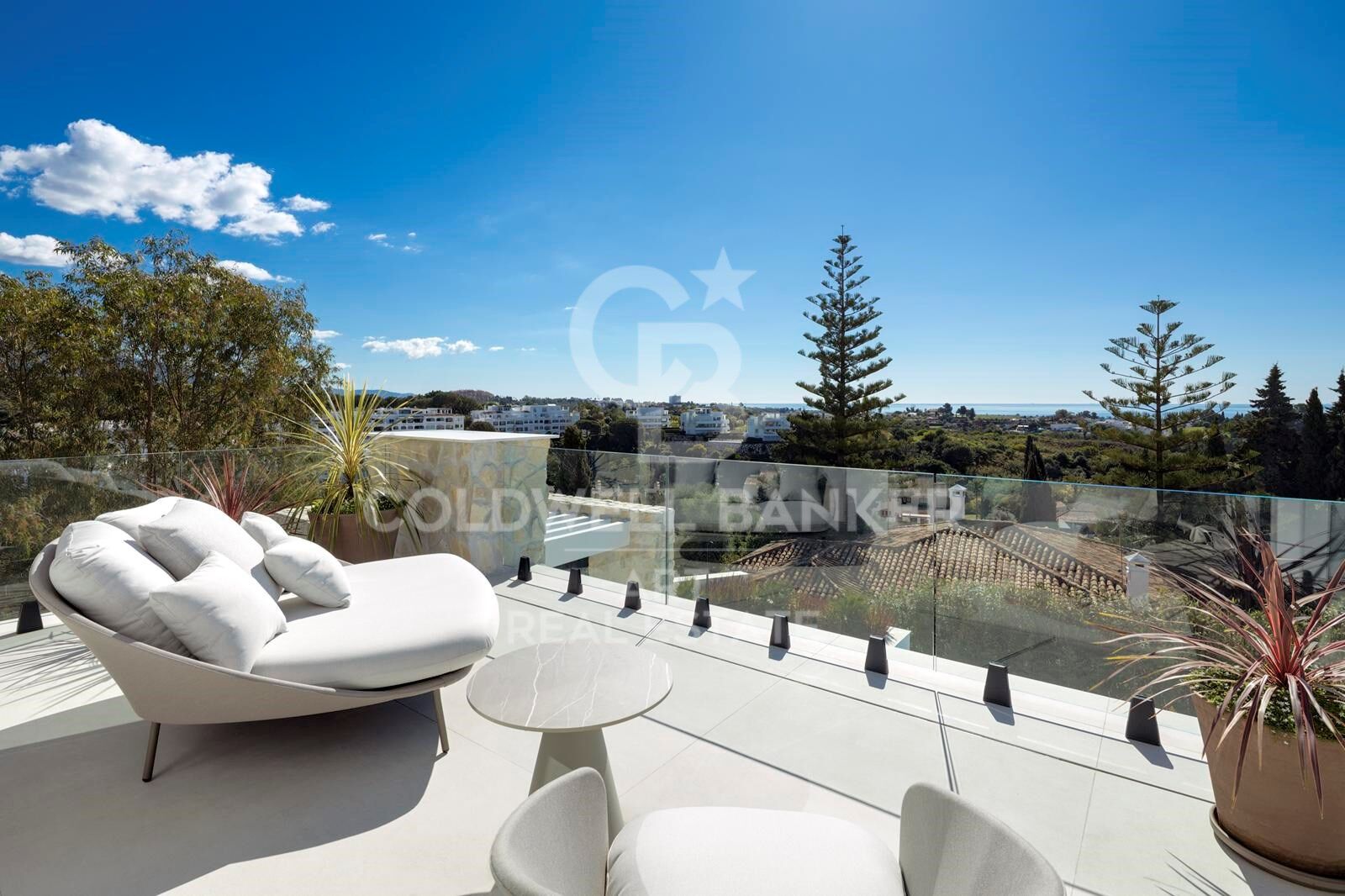 Obra maestra moderna a estrenar con vistas panorámicas en La Quinta, Benahavís