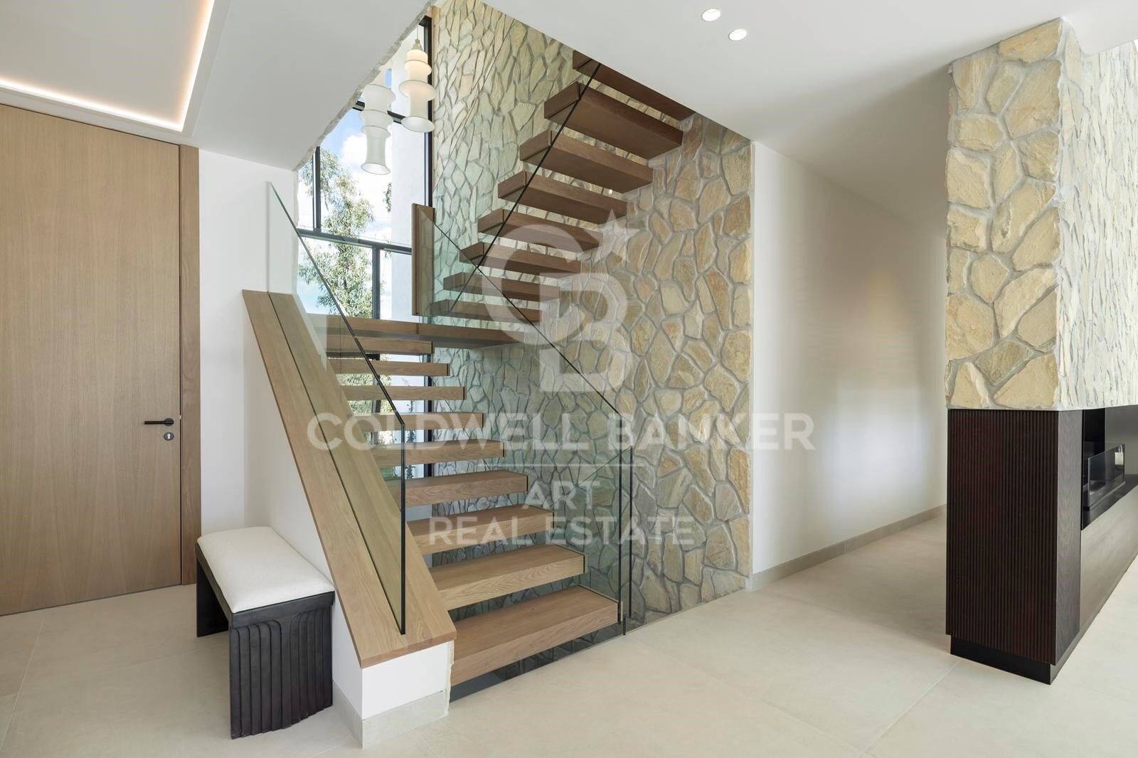 Obra maestra moderna a estrenar con vistas panorámicas en La Quinta, Benahavís