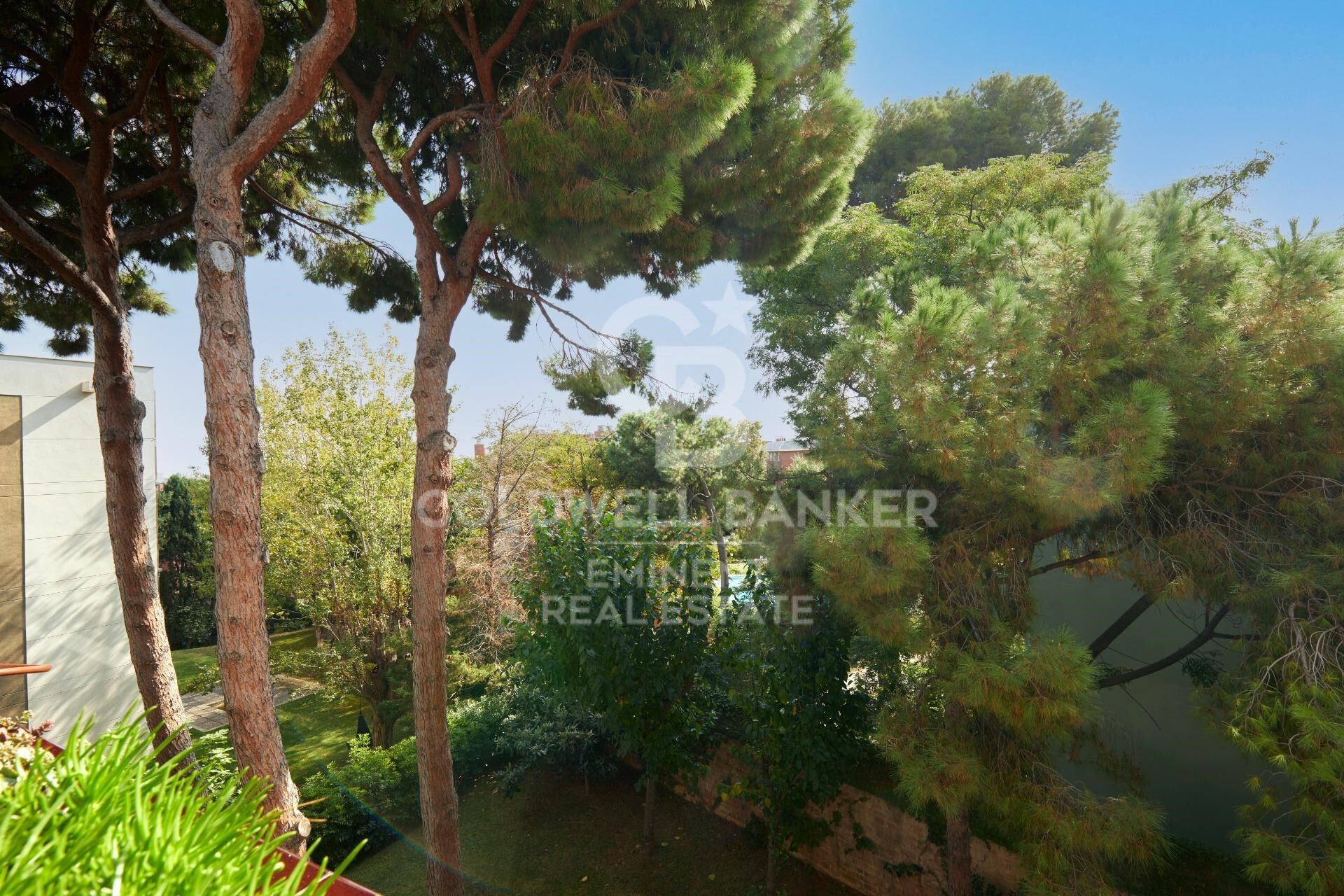 Exclusive renovated property for sale in the heart of Pedralbes!