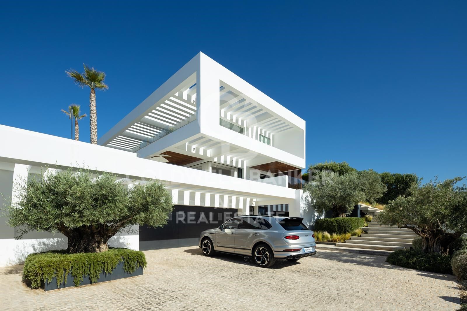 Villa contemporánea con vistas panorámicas al mar en La Quinta, Benahavís