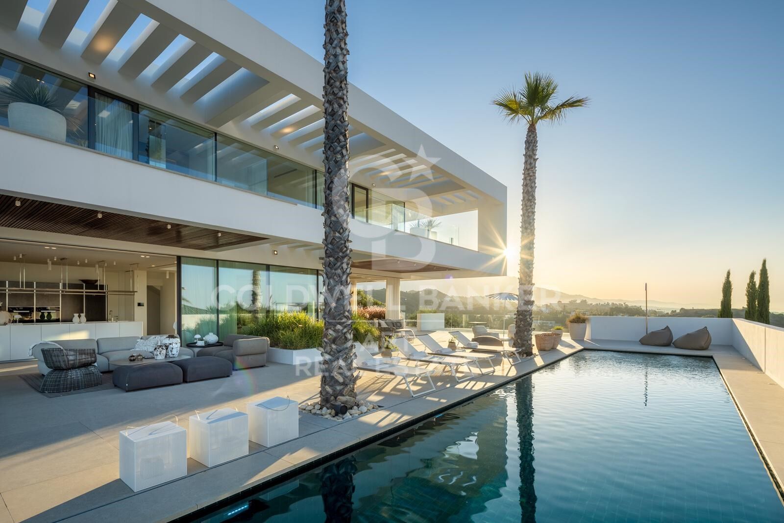Villa contemporánea con vistas panorámicas al mar en La Quinta, Benahavís
