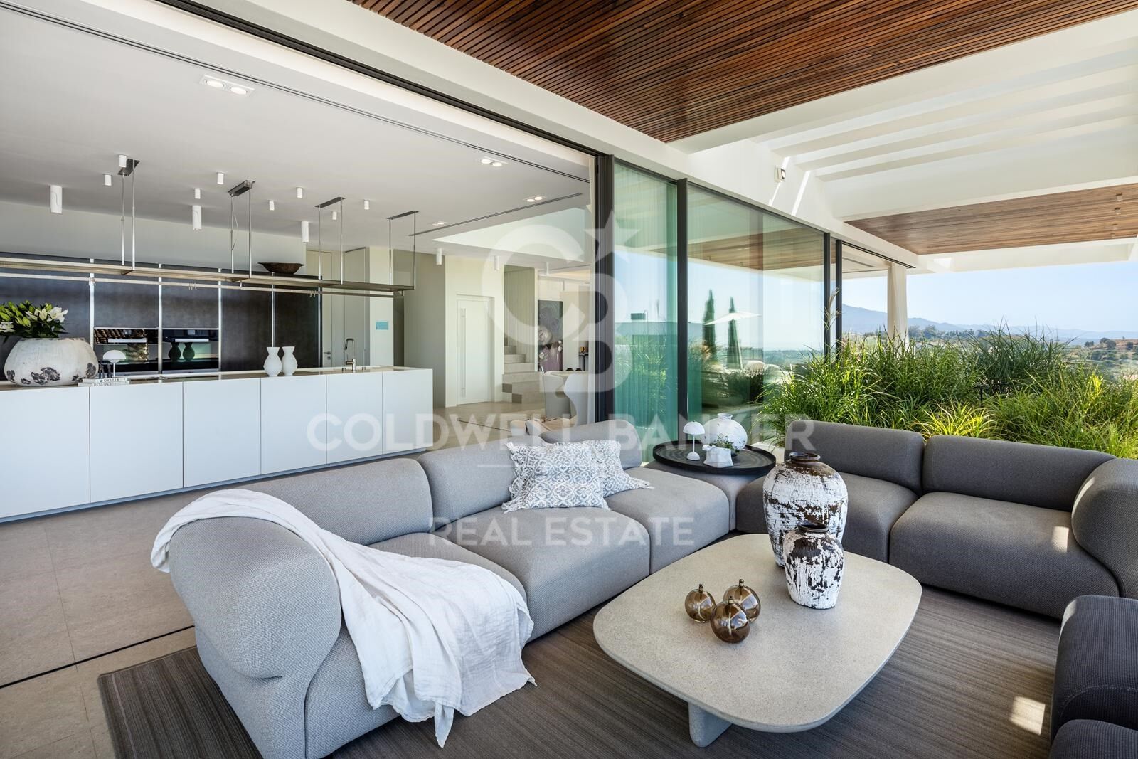 Villa contemporánea con vistas panorámicas al mar en La Quinta, Benahavís
