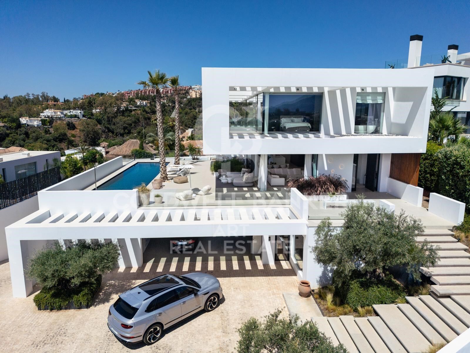 Contemporary villa with panoramic sea views in La Quinta, Benahavís
