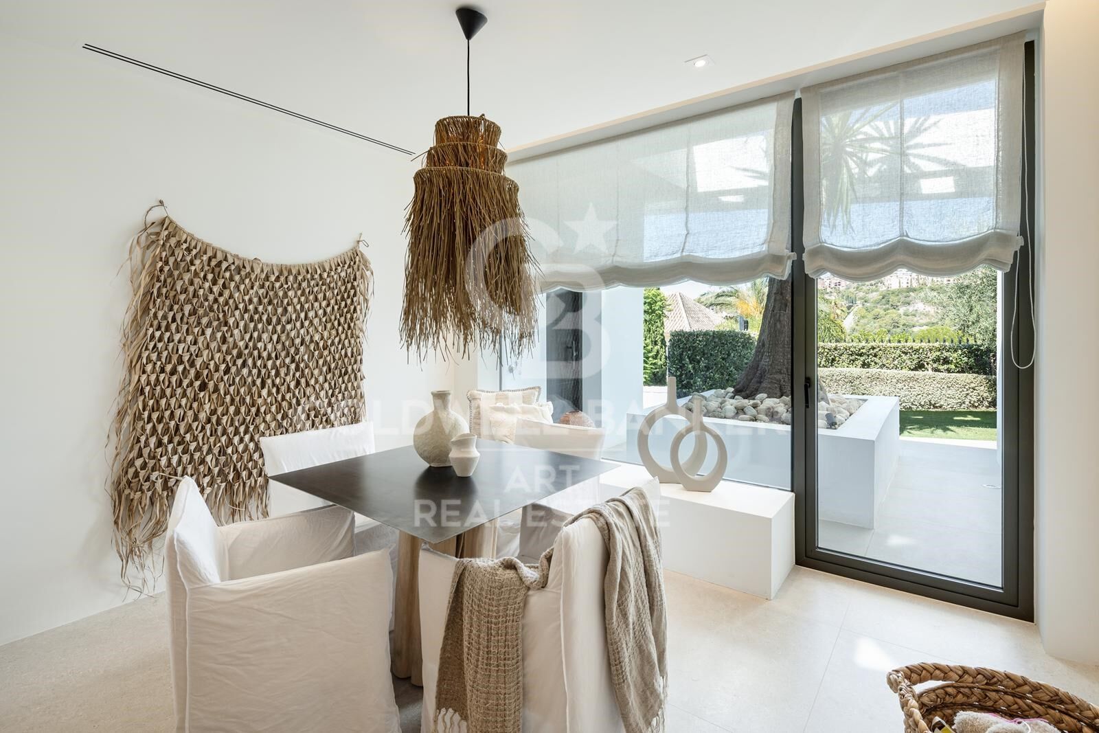 Villa contemporánea con vistas panorámicas al mar en La Quinta, Benahavís