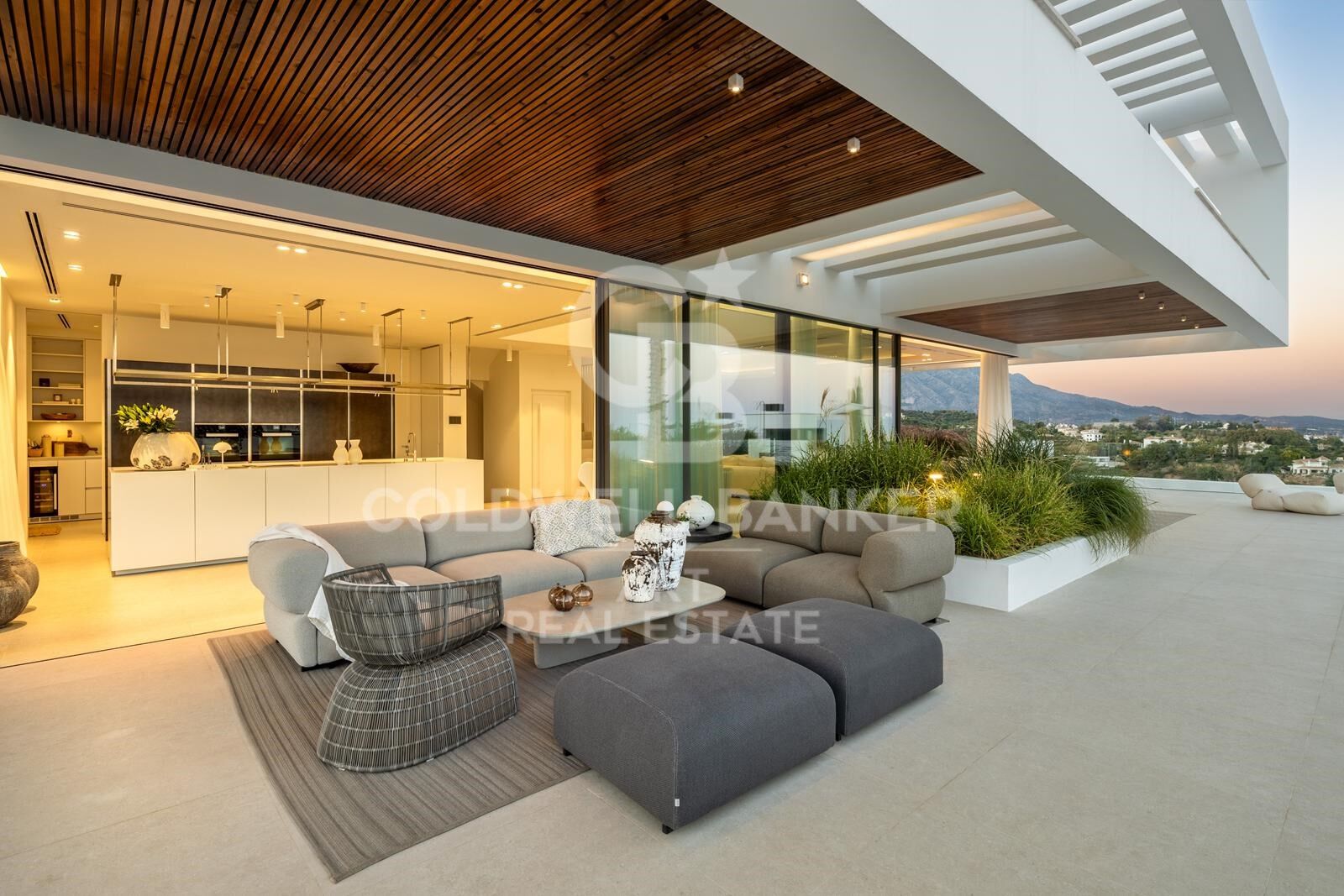 Villa contemporaine avec vue panoramique sur la mer à La Quinta, Benahavís