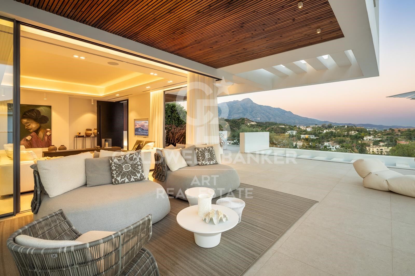 Villa contemporaine avec vue panoramique sur la mer à La Quinta, Benahavís