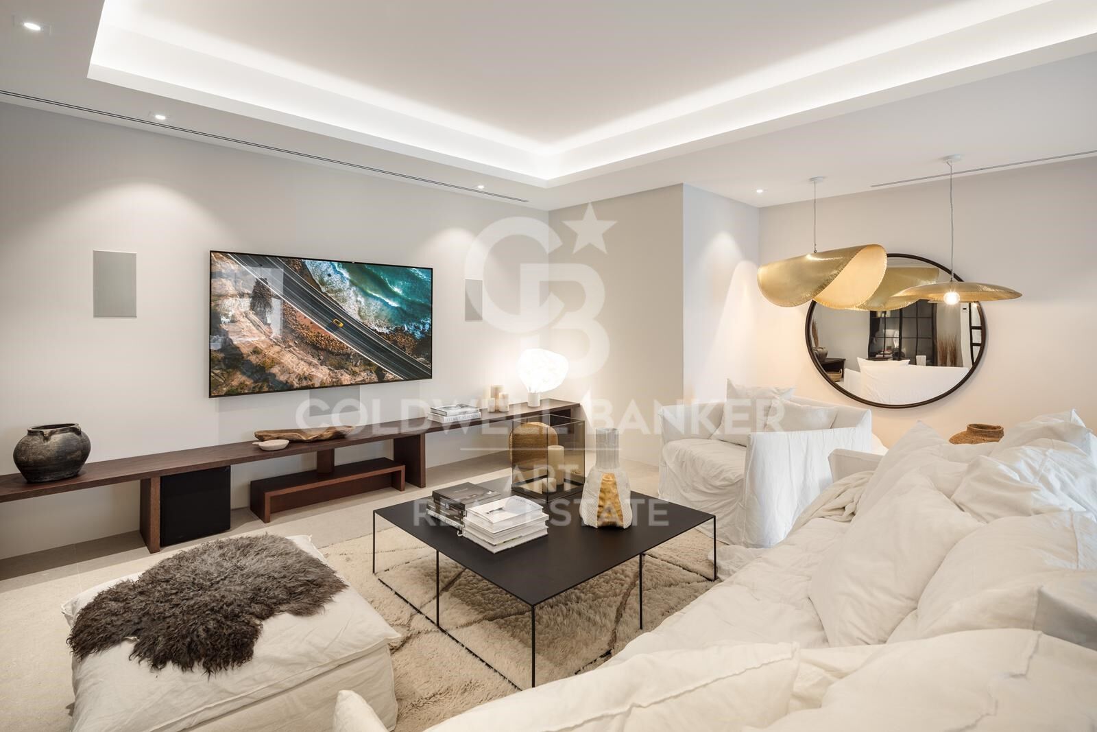 Villa contemporánea con vistas panorámicas al mar en La Quinta, Benahavís