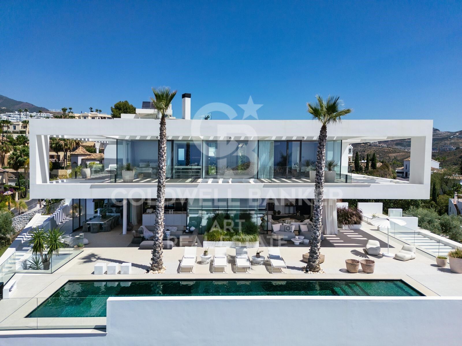 Contemporary villa with panoramic sea views in La Quinta, Benahavís