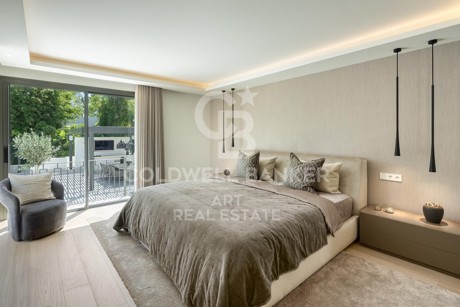 Modern luxury villa in prestigious Nueva Andalucía, Las Brisas