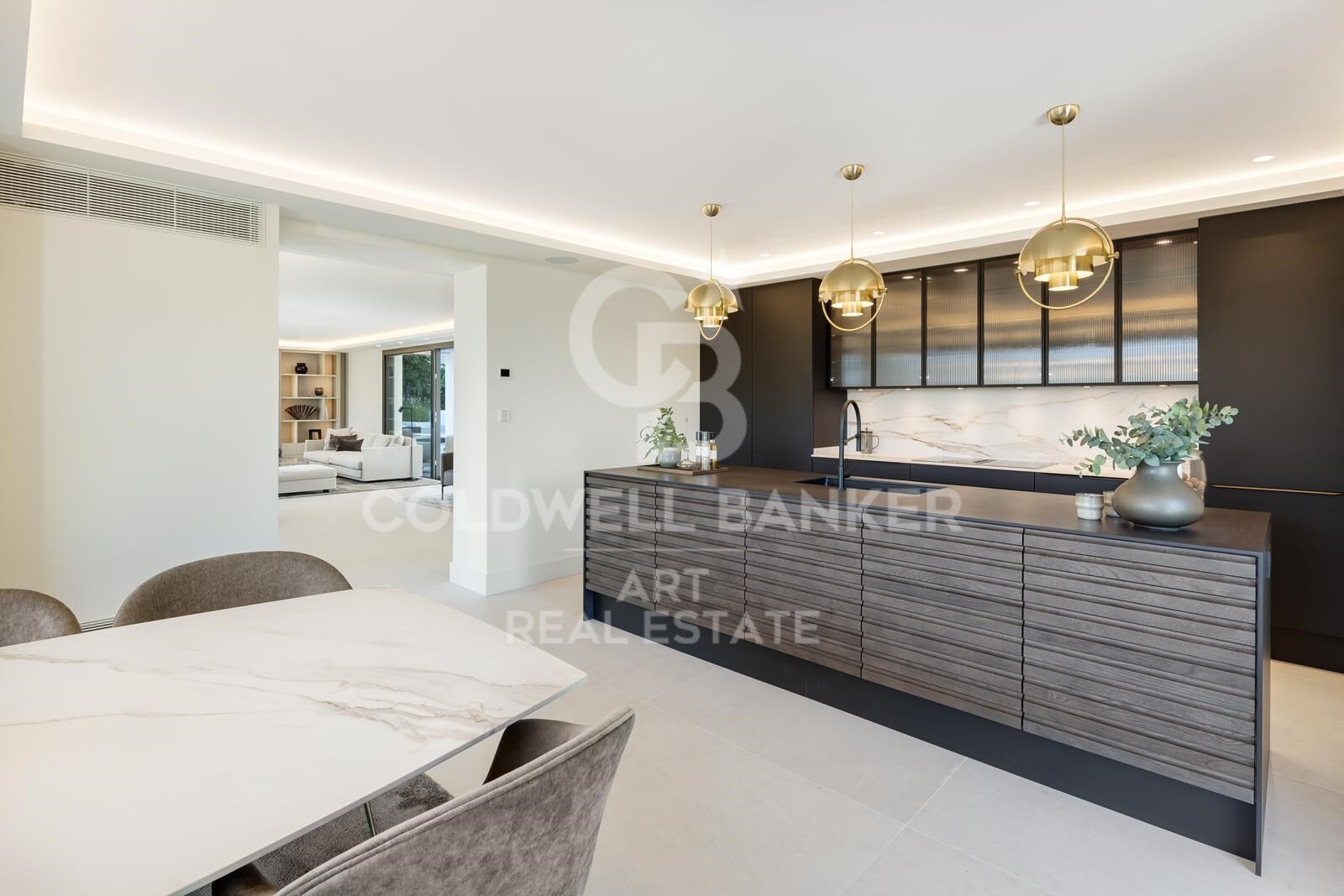 Moderne Luxusvilla in der prestigeträchtigen Gegend Nueva Andalucía, Las Brisas