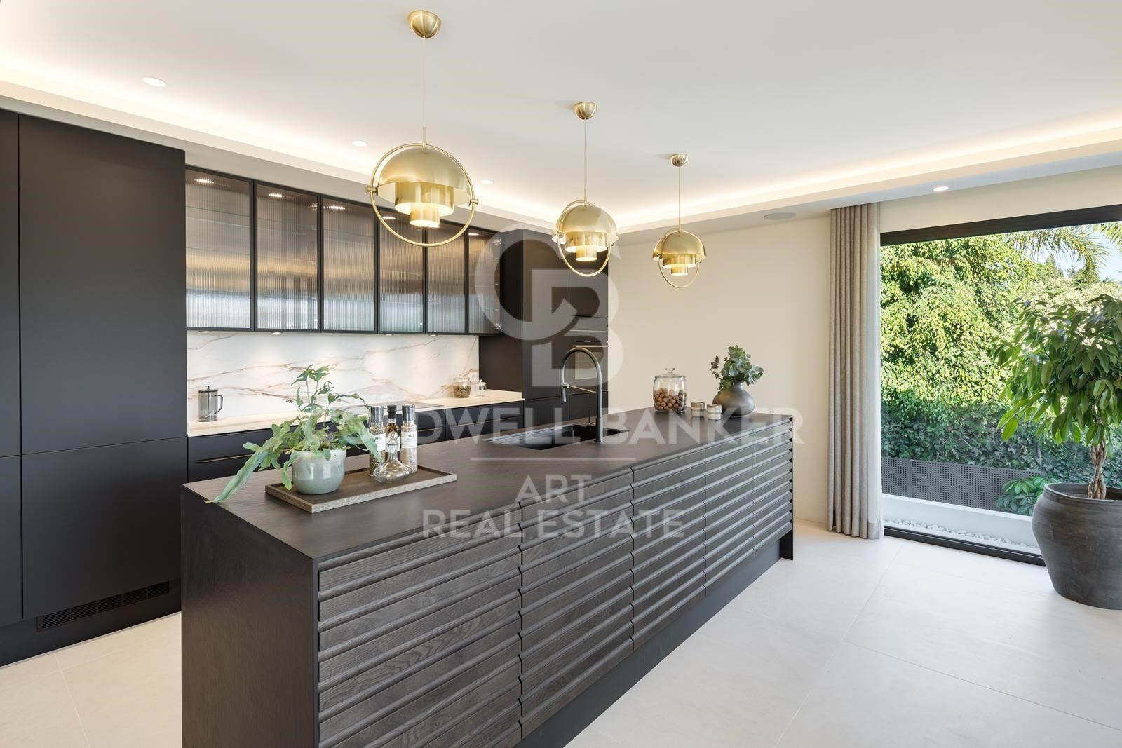 Modern luxury villa in prestigious Nueva Andalucía, Las Brisas