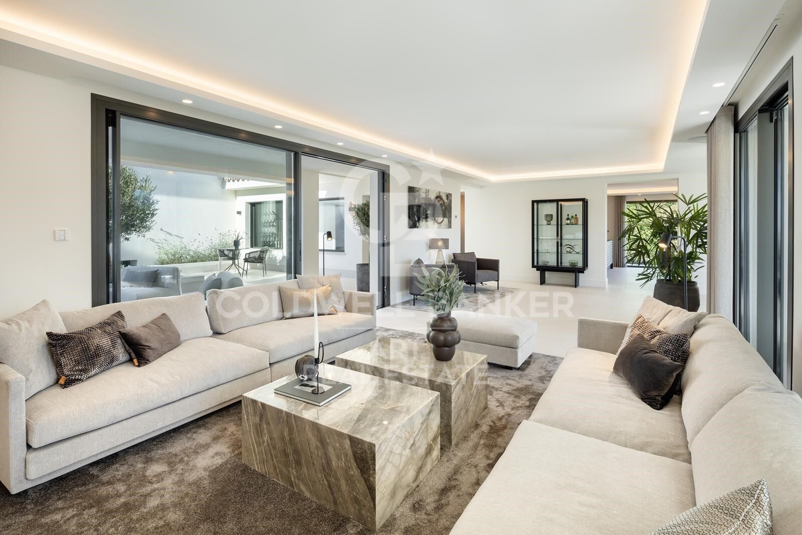Modern luxury villa in prestigious Nueva Andalucía, Las Brisas