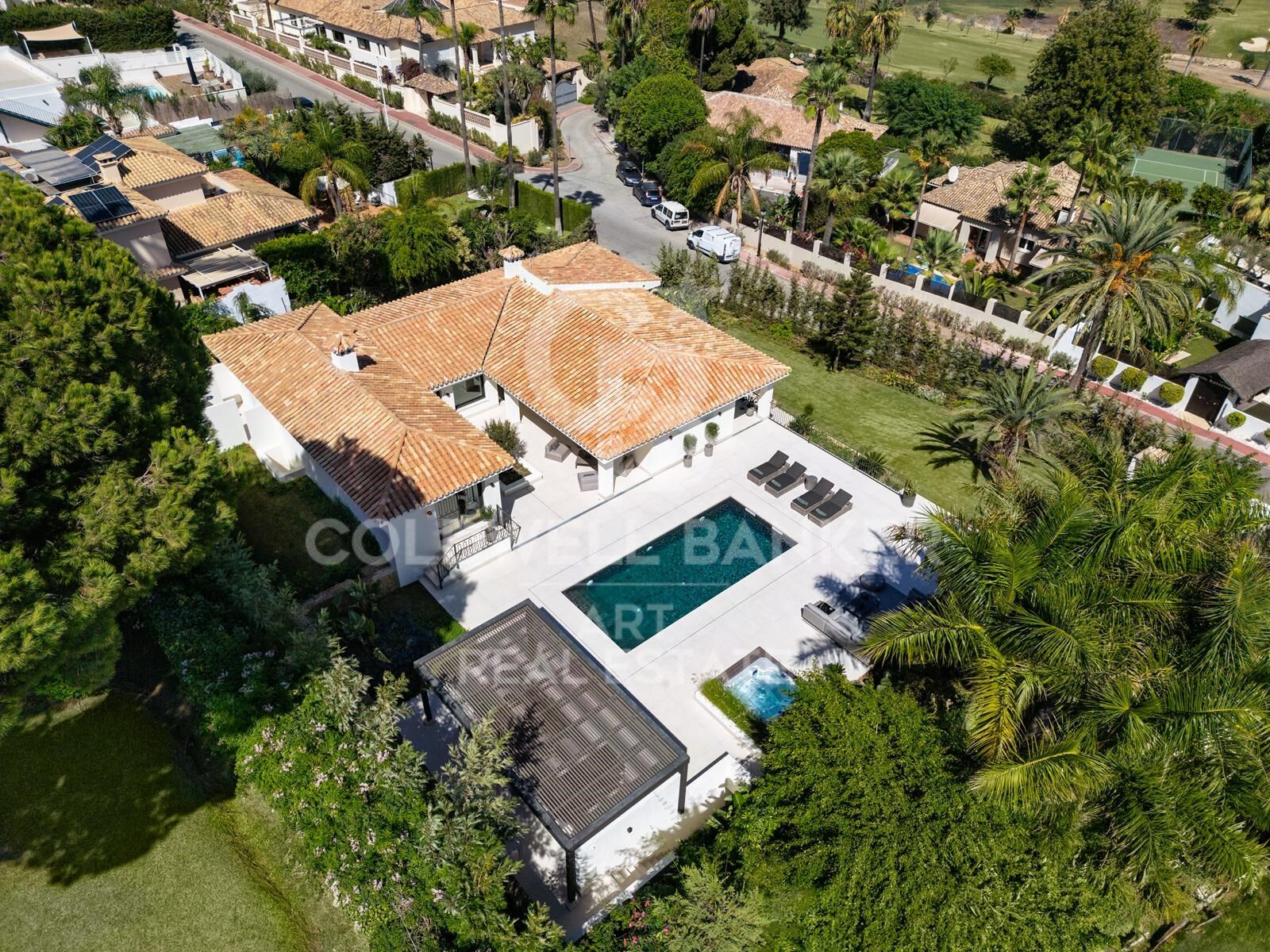 Modern luxury villa in prestigious Nueva Andalucía, Las Brisas