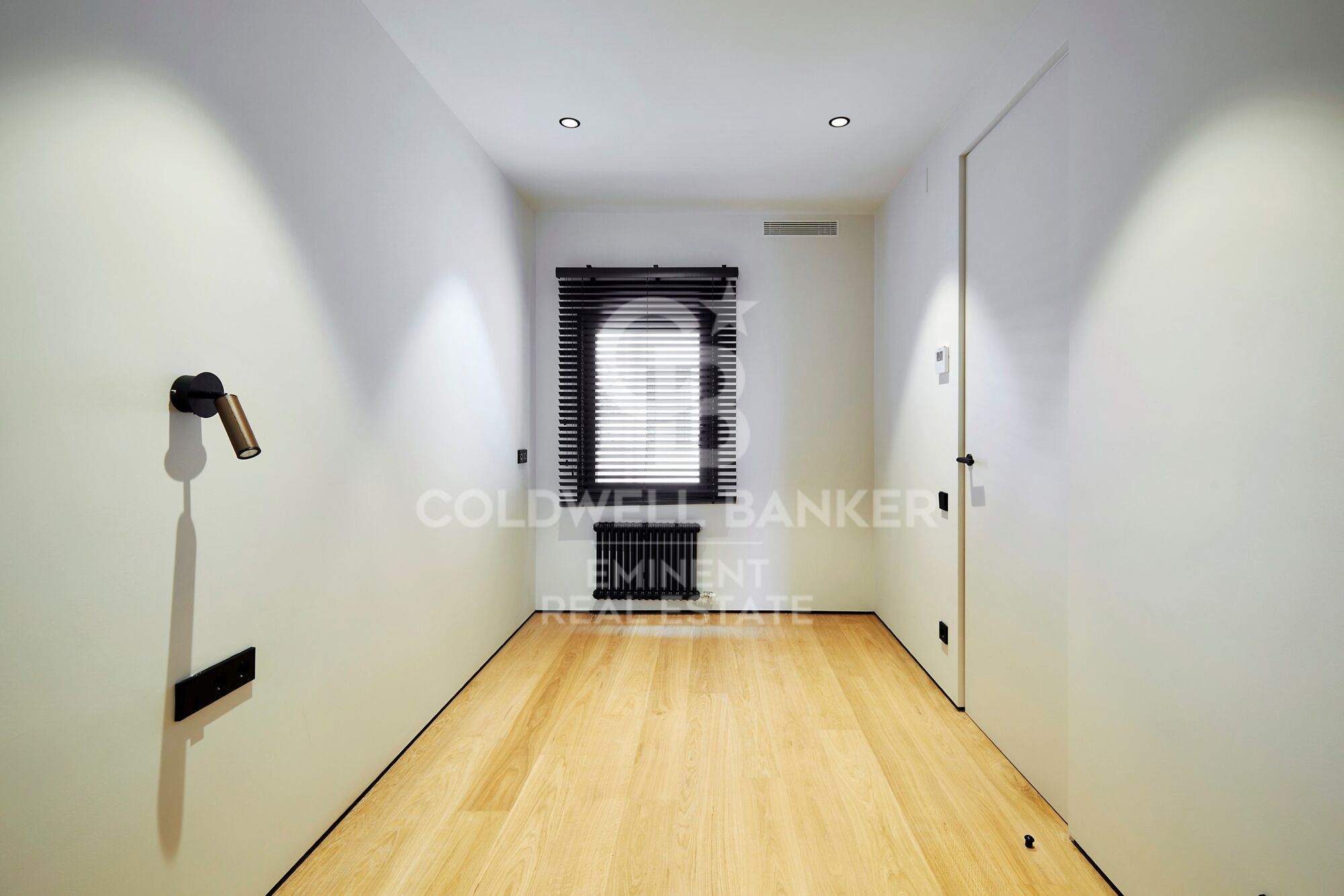 Piso en venta ubicado en la calle Muntaner, junto a la Avenida Diagonal y la calle Francesc Macià.