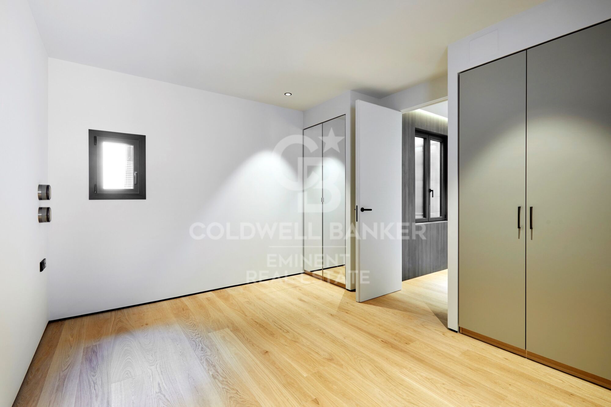 Piso en venta ubicado en la calle Muntaner, junto a la Avenida Diagonal y la calle Francesc Macià.