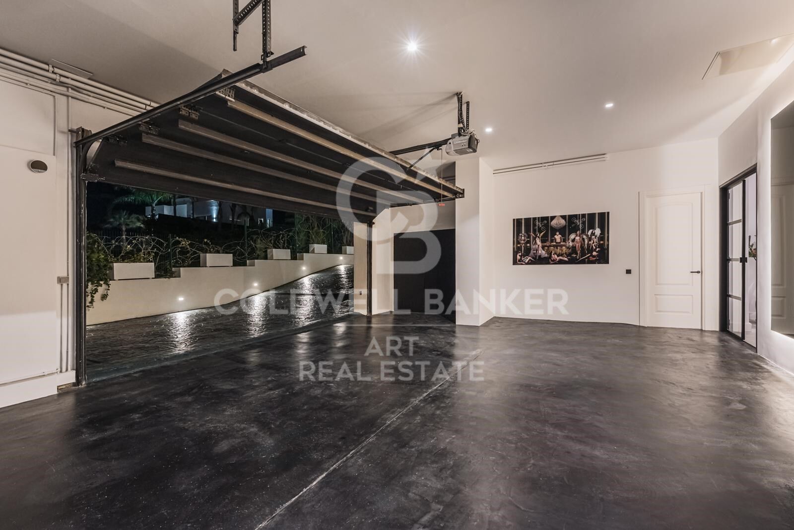 Impressive villa with panoramic sea views in Los Flamingos, Benahavís