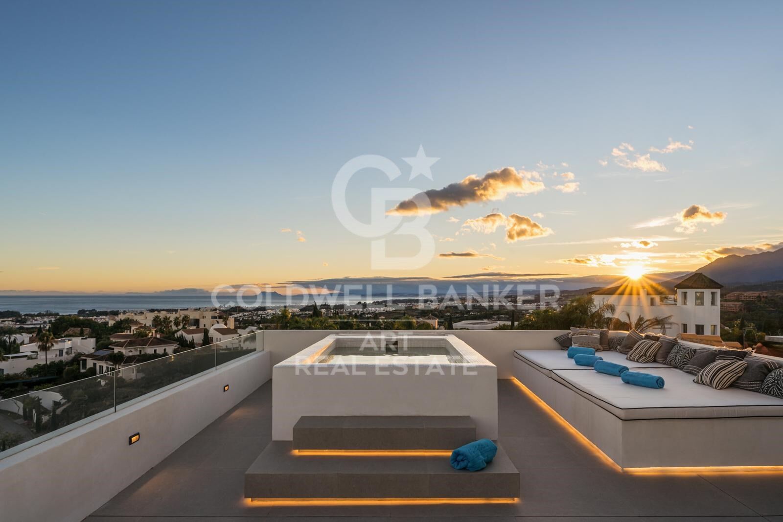 Beeindruckende Villa mit Panoramablick auf das Meer in Los Flamingos, Benahavís