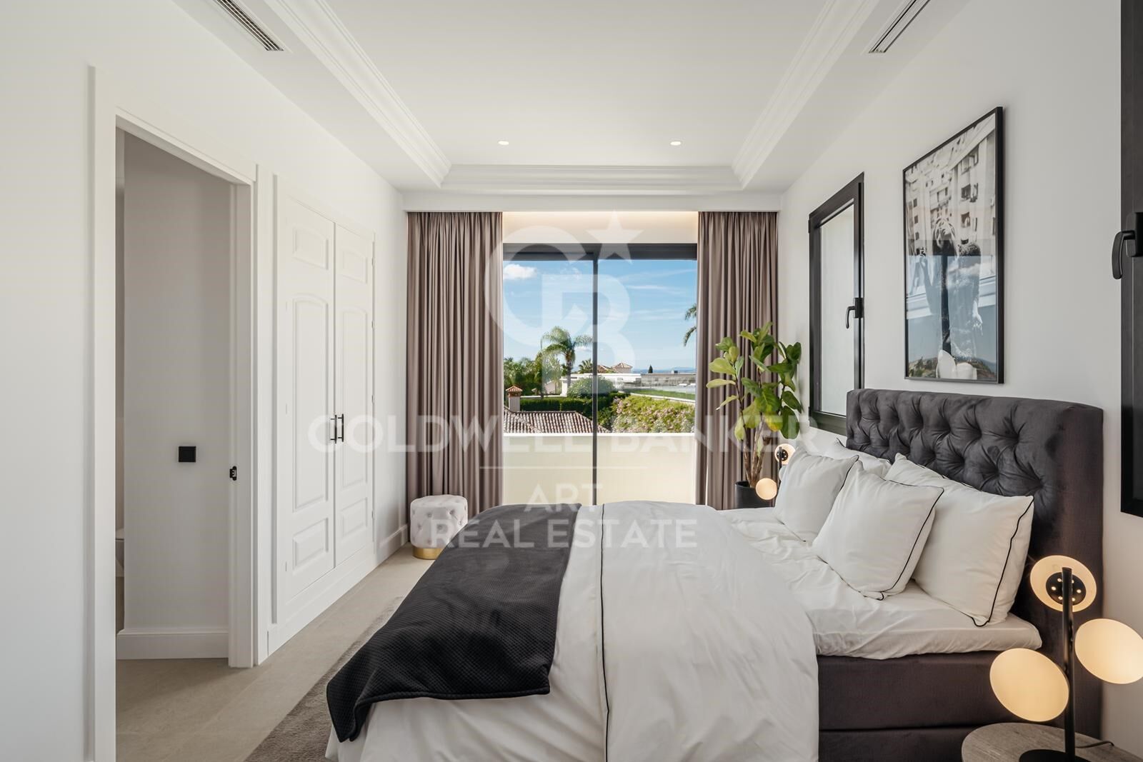 Villa impressionnante avec vue panoramique sur la mer à Los Flamingos, Benahavís