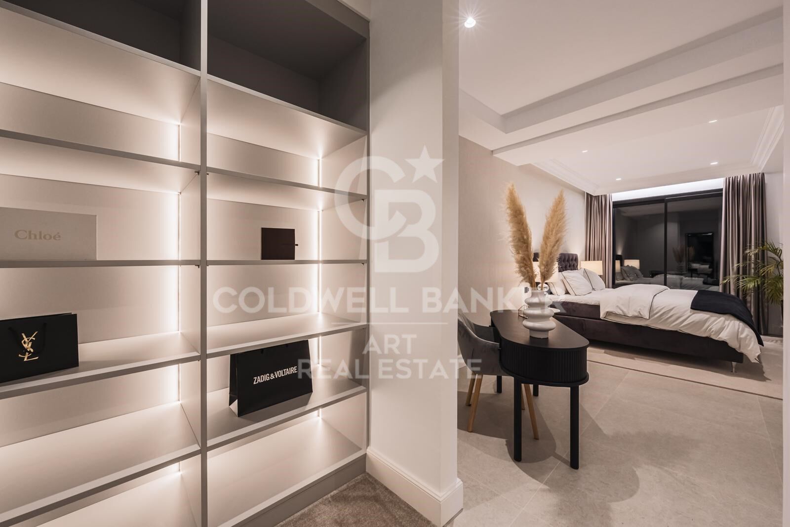 Villa impressionnante avec vue panoramique sur la mer à Los Flamingos, Benahavís