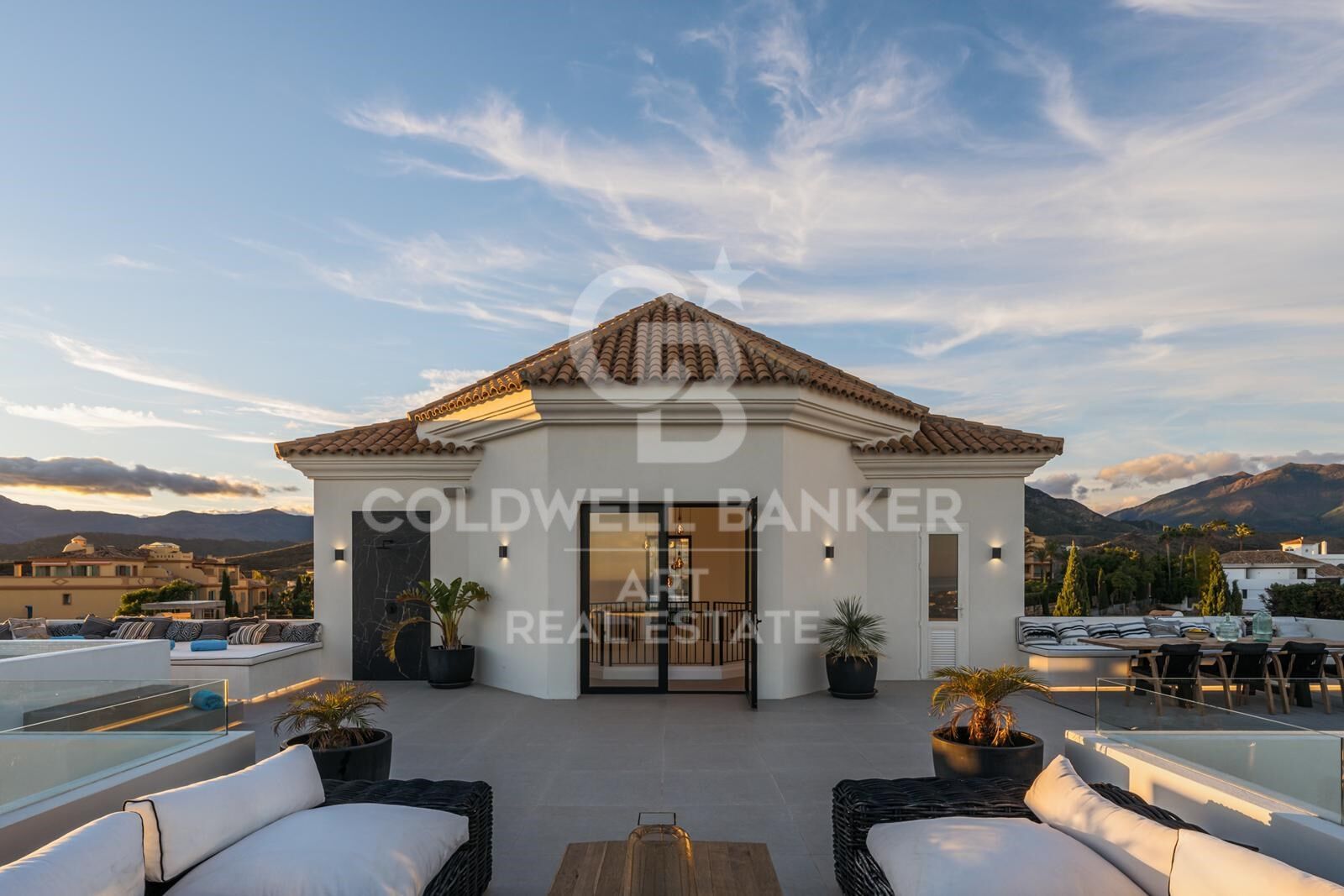 Beeindruckende Villa mit Panoramablick auf das Meer in Los Flamingos, Benahavís
