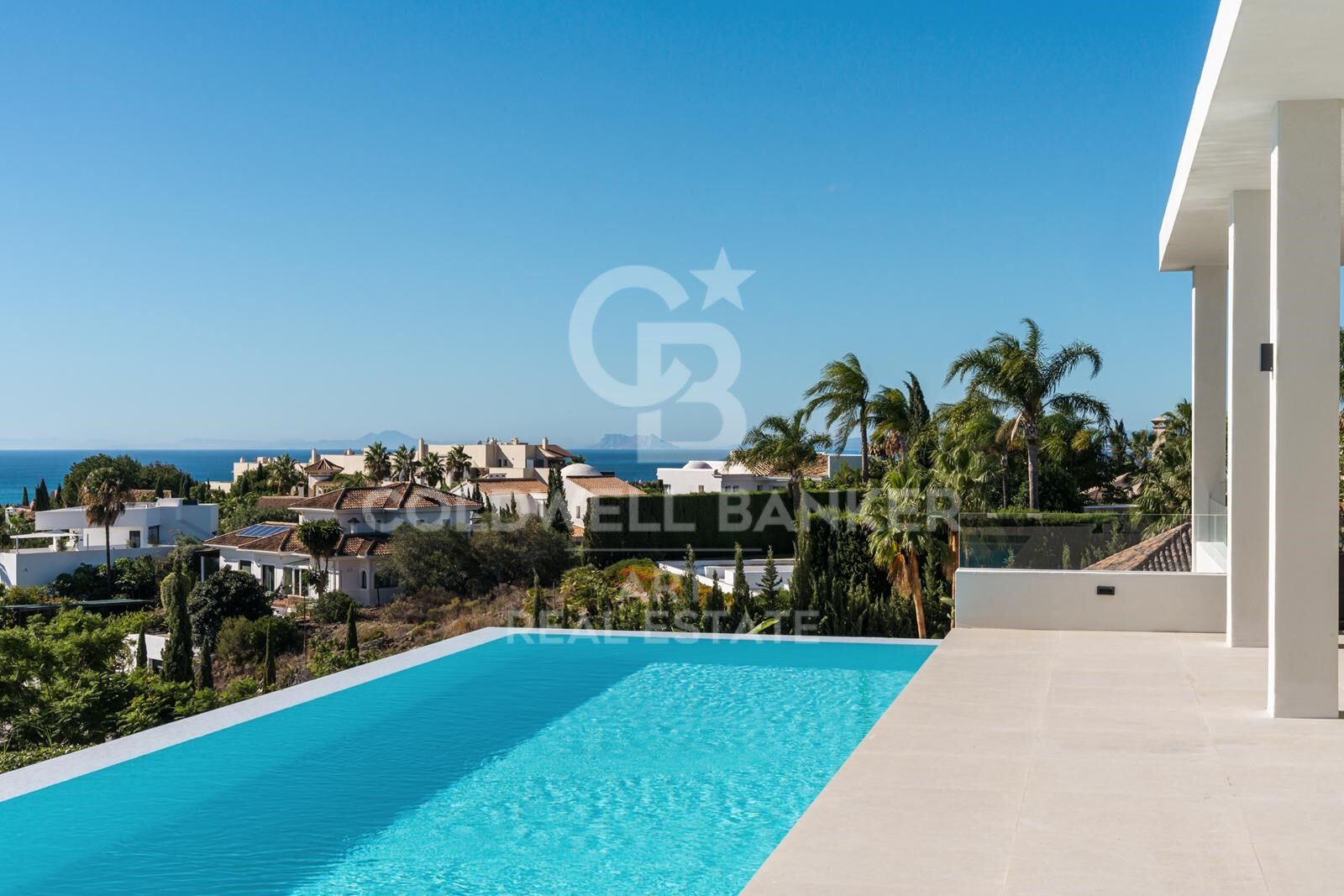 Impresionante villa con vistas panorámicas al mar en Los Flamingos, Benahavís