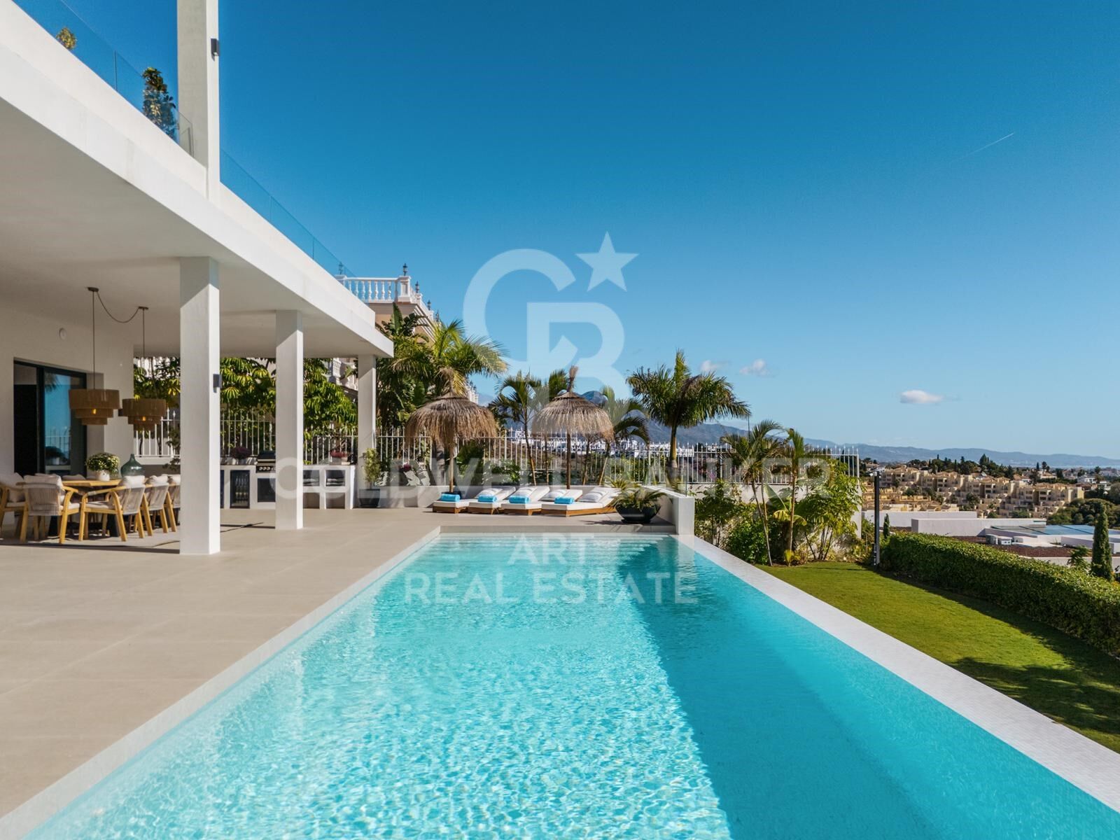 Villa impressionnante avec vue panoramique sur la mer à Los Flamingos, Benahavís