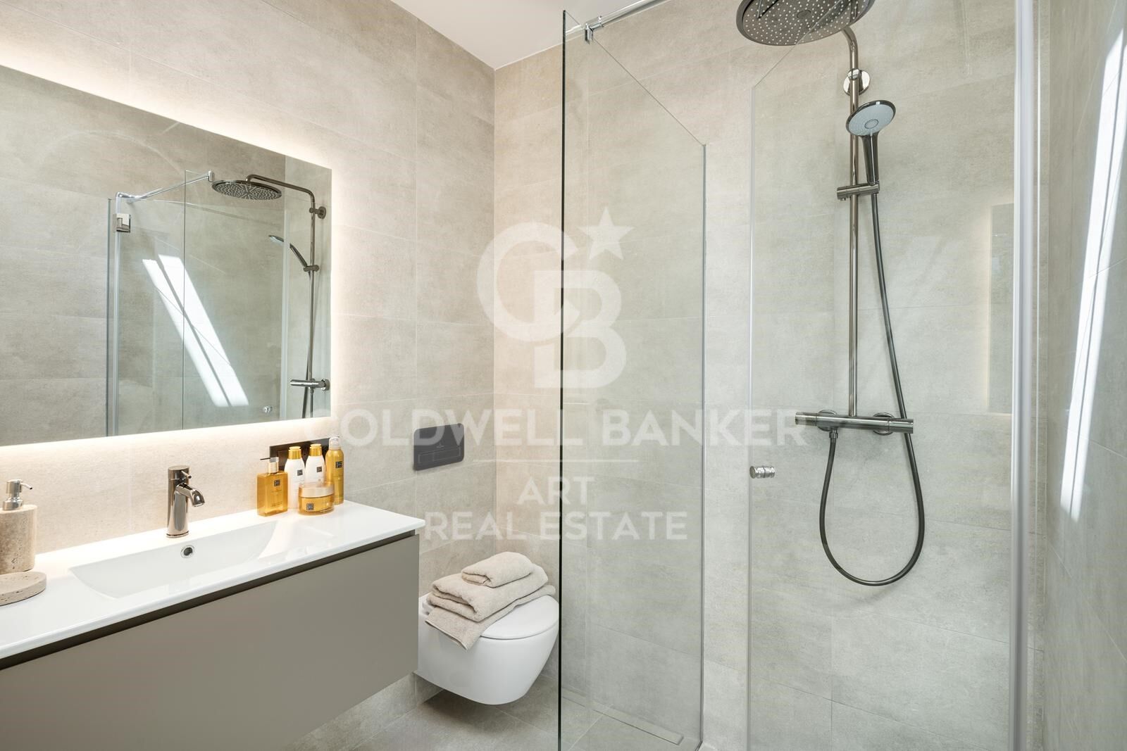 Elegant eco-conscious villa with panoramic views in prestigious La Cerquilla, Nueva Andalucía