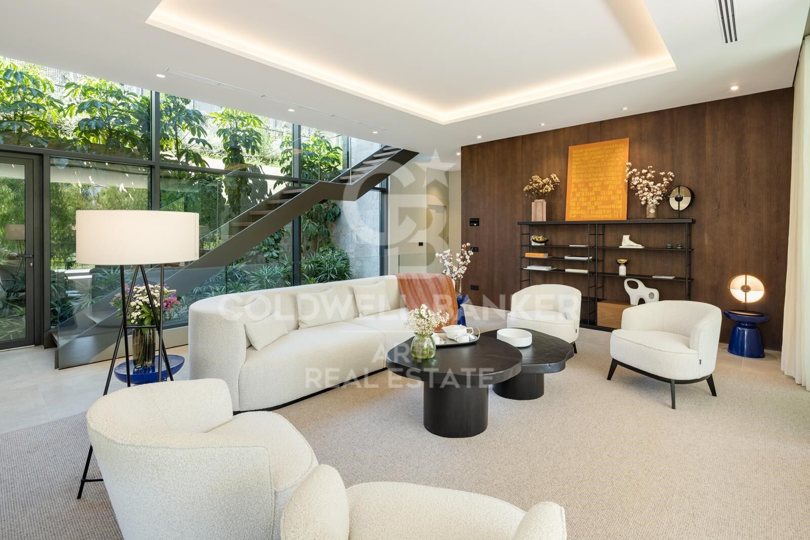 Elegant eco-conscious villa with panoramic views in prestigious La Cerquilla, Nueva Andalucía