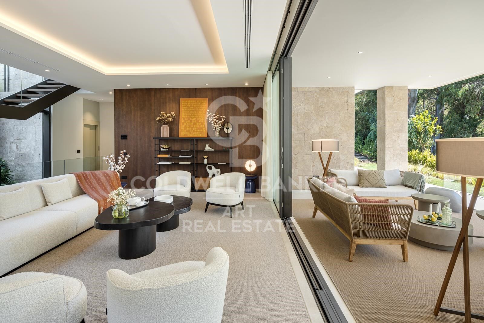 Elegant eco-conscious villa with panoramic views in prestigious La Cerquilla, Nueva Andalucía