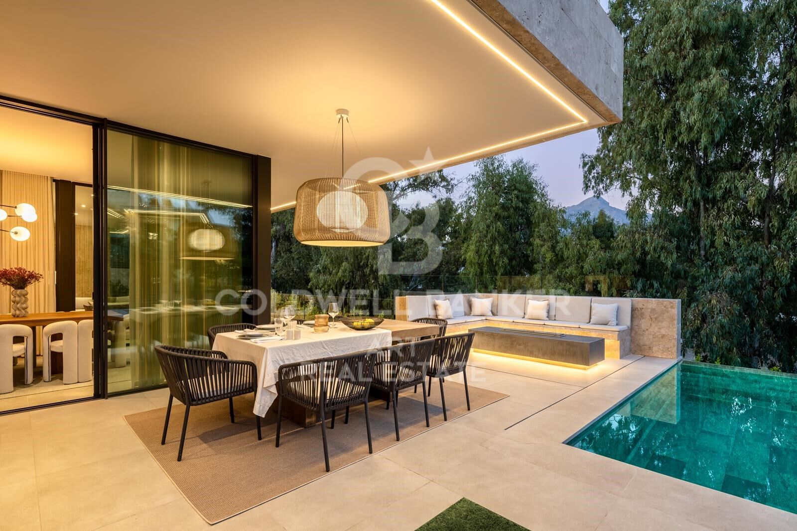 Elegant eco-conscious villa with panoramic views in prestigious La Cerquilla, Nueva Andalucía
