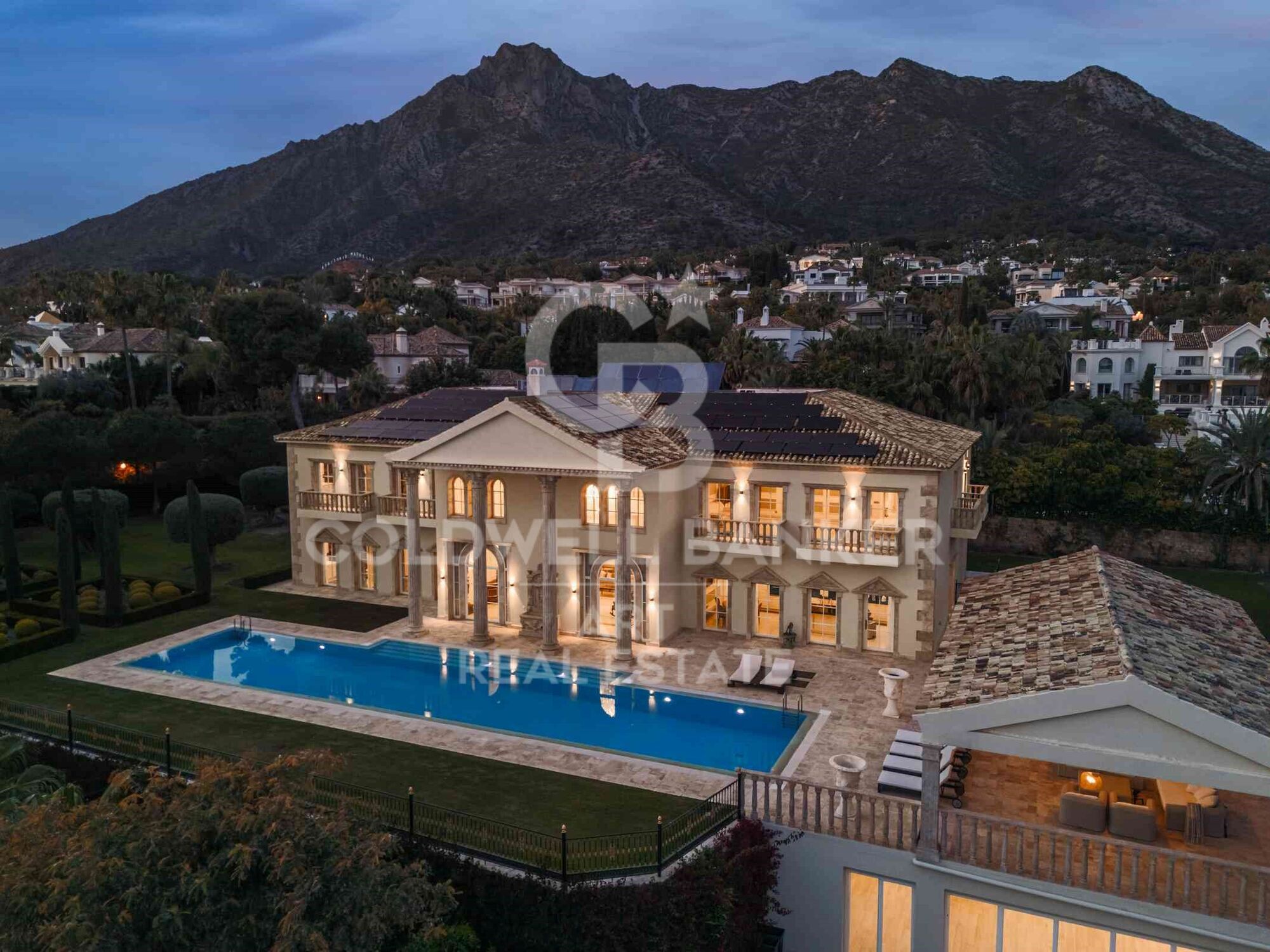 Splendide villa néo-classique avec vue sur mer, Sierra Blanca, Marbella