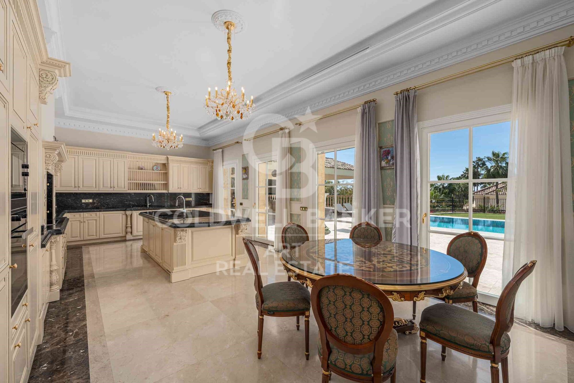 Splendide villa néo-classique avec vue sur mer, Sierra Blanca, Marbella