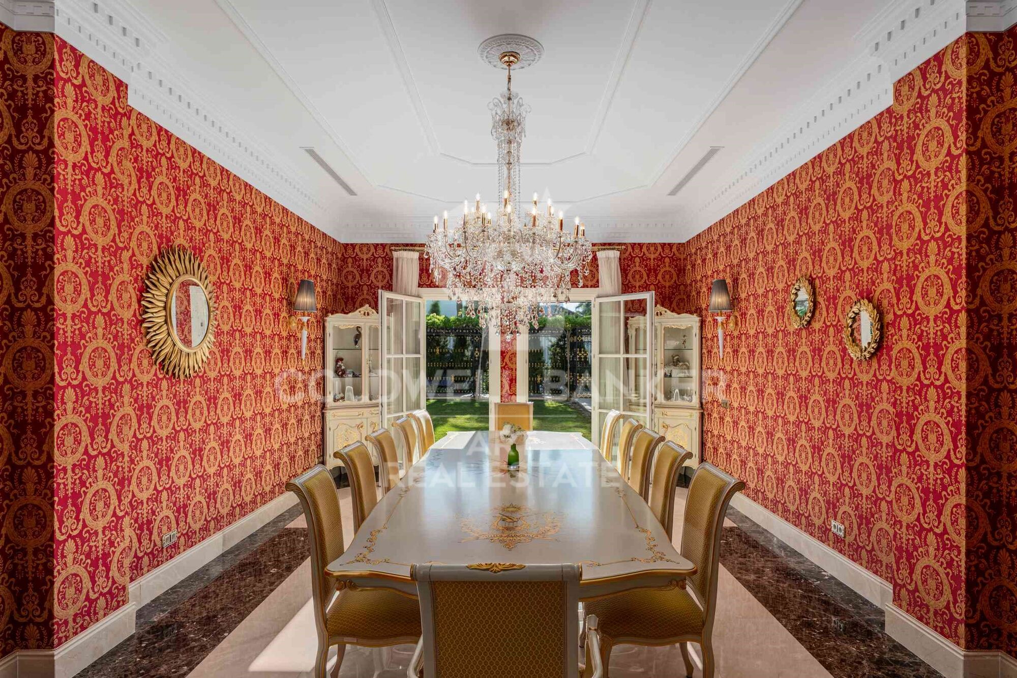 Splendide villa néo-classique avec vue sur mer, Sierra Blanca, Marbella