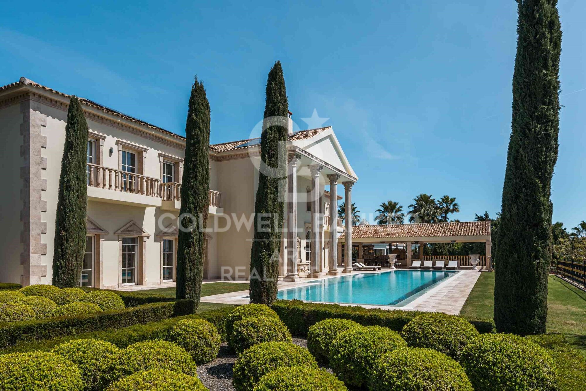 Splendide villa néo-classique avec vue sur mer, Sierra Blanca, Marbella