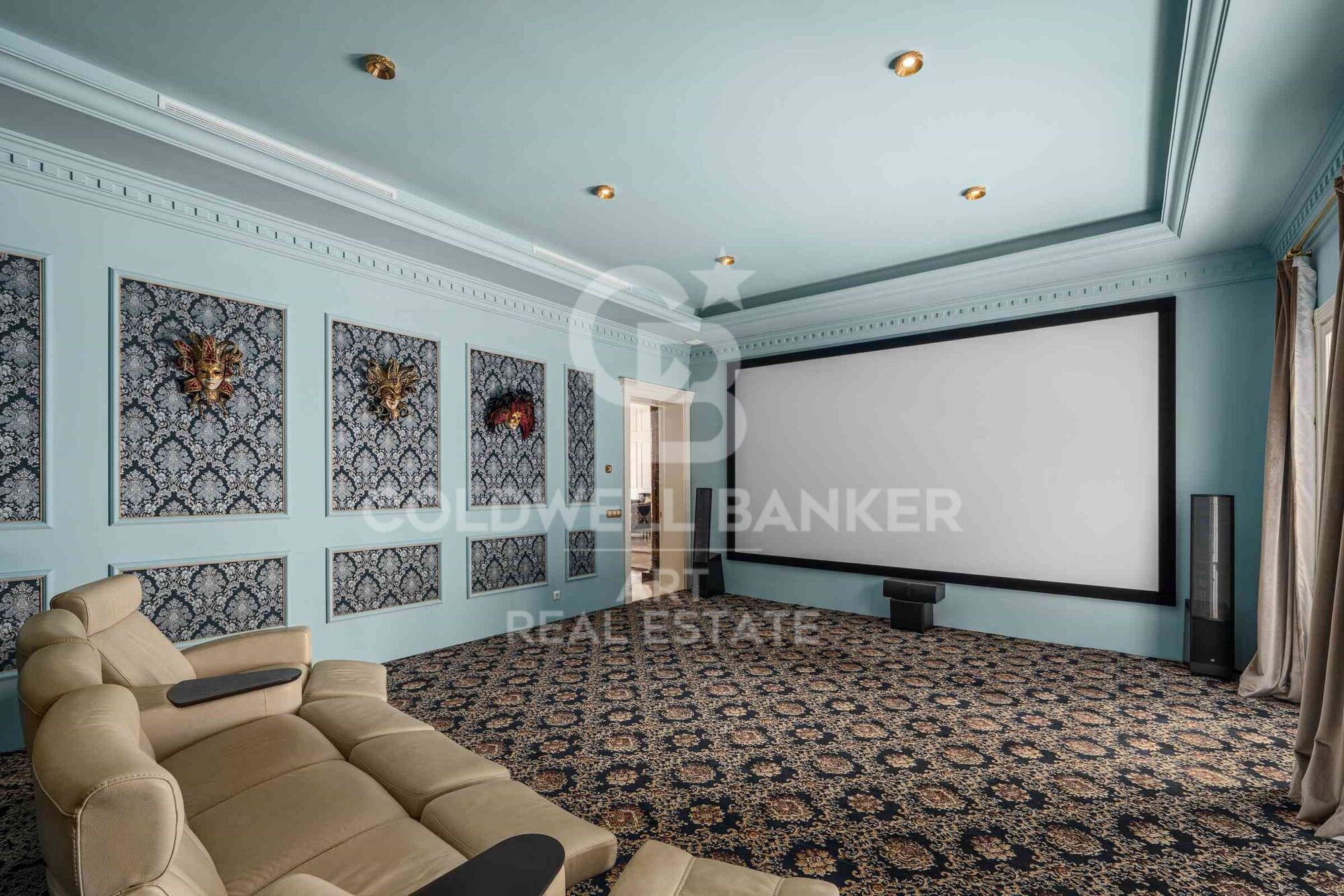 Spektakuläre neoklassizistische Villa mit Panoramablick aufs Meer in Sierra Blanca, Marbella