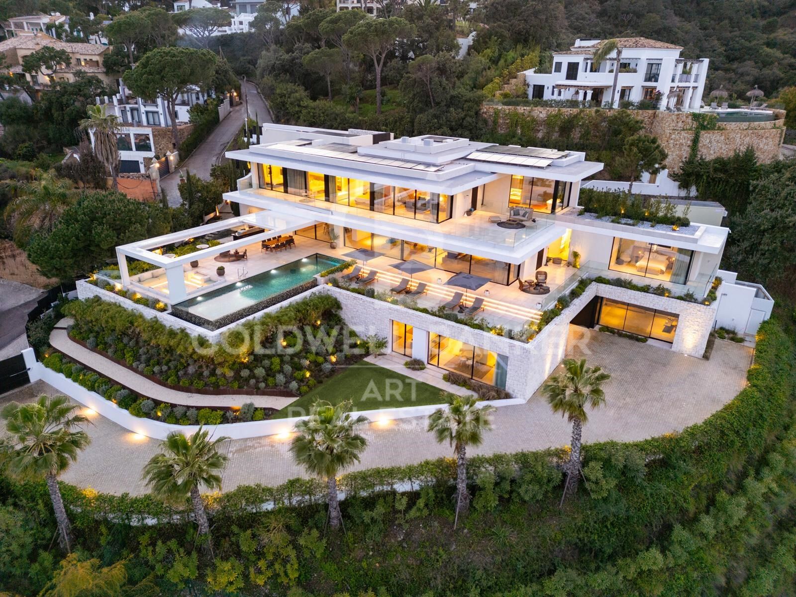 Zeitgenössische Luxusvilla mit Meerblick in El Madroñal, Benahavís