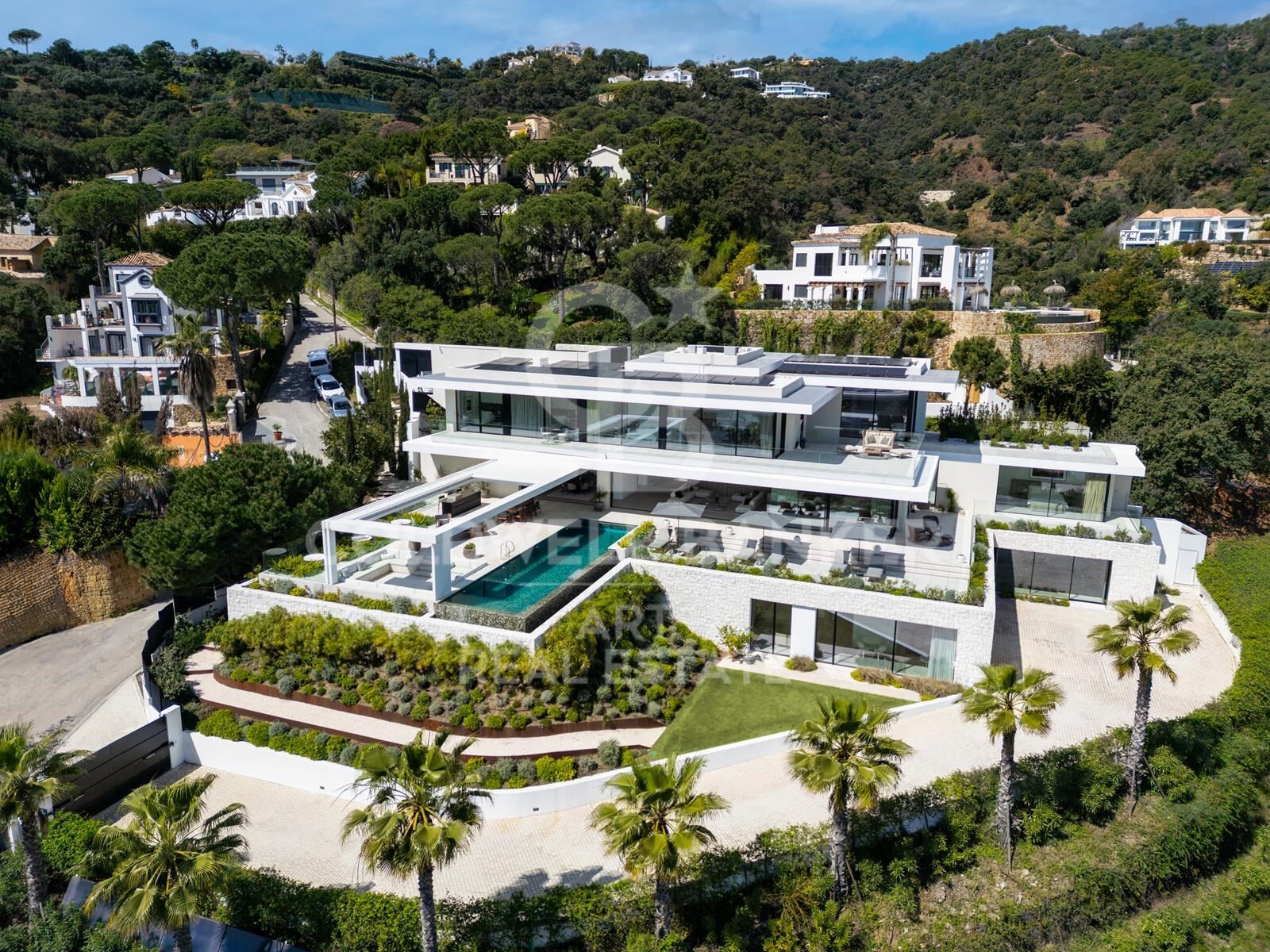 Zeitgenössische Luxusvilla mit Meerblick in El Madroñal, Benahavís