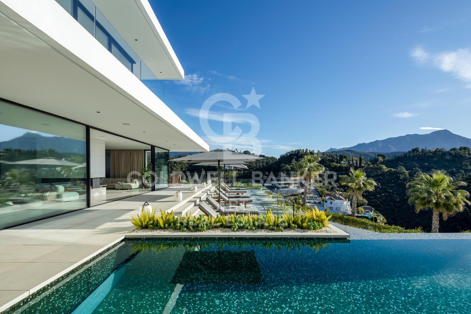 Contemporary luxury villa with Mediterranean views in El Madroñal, Benahavís