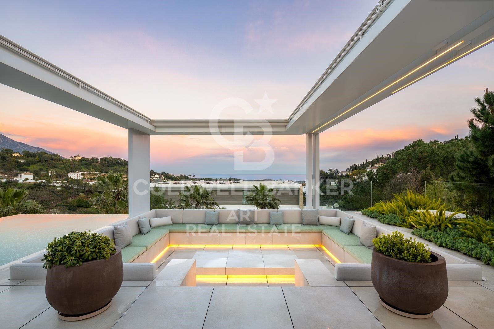 Zeitgenössische Luxusvilla mit Meerblick in El Madroñal, Benahavís
