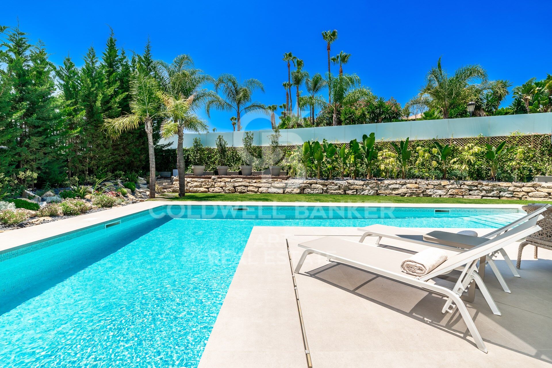 Refined contemporary villa in La Cerquilla, Nueva Andalucía
