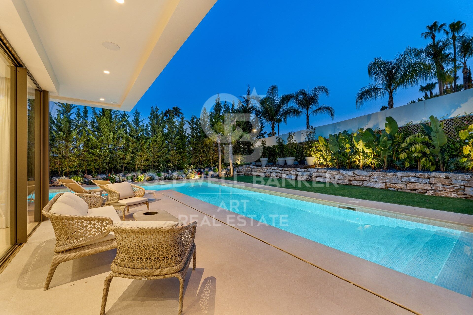 Refined contemporary villa in La Cerquilla, Nueva Andalucía